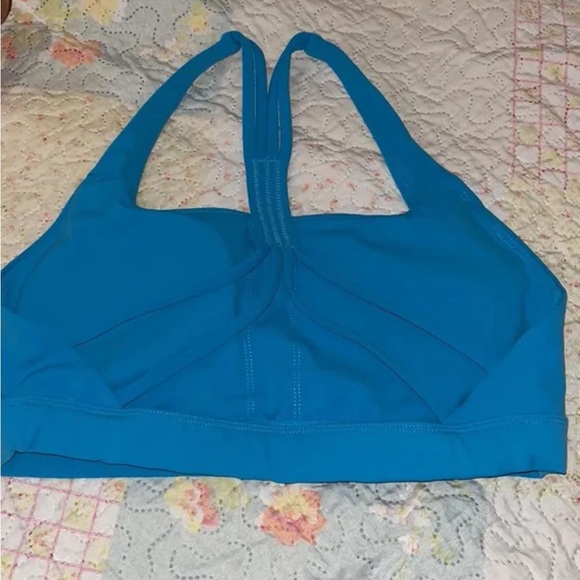 Alphalete kinetic open back sports bra in blue - Picture 9 of 14